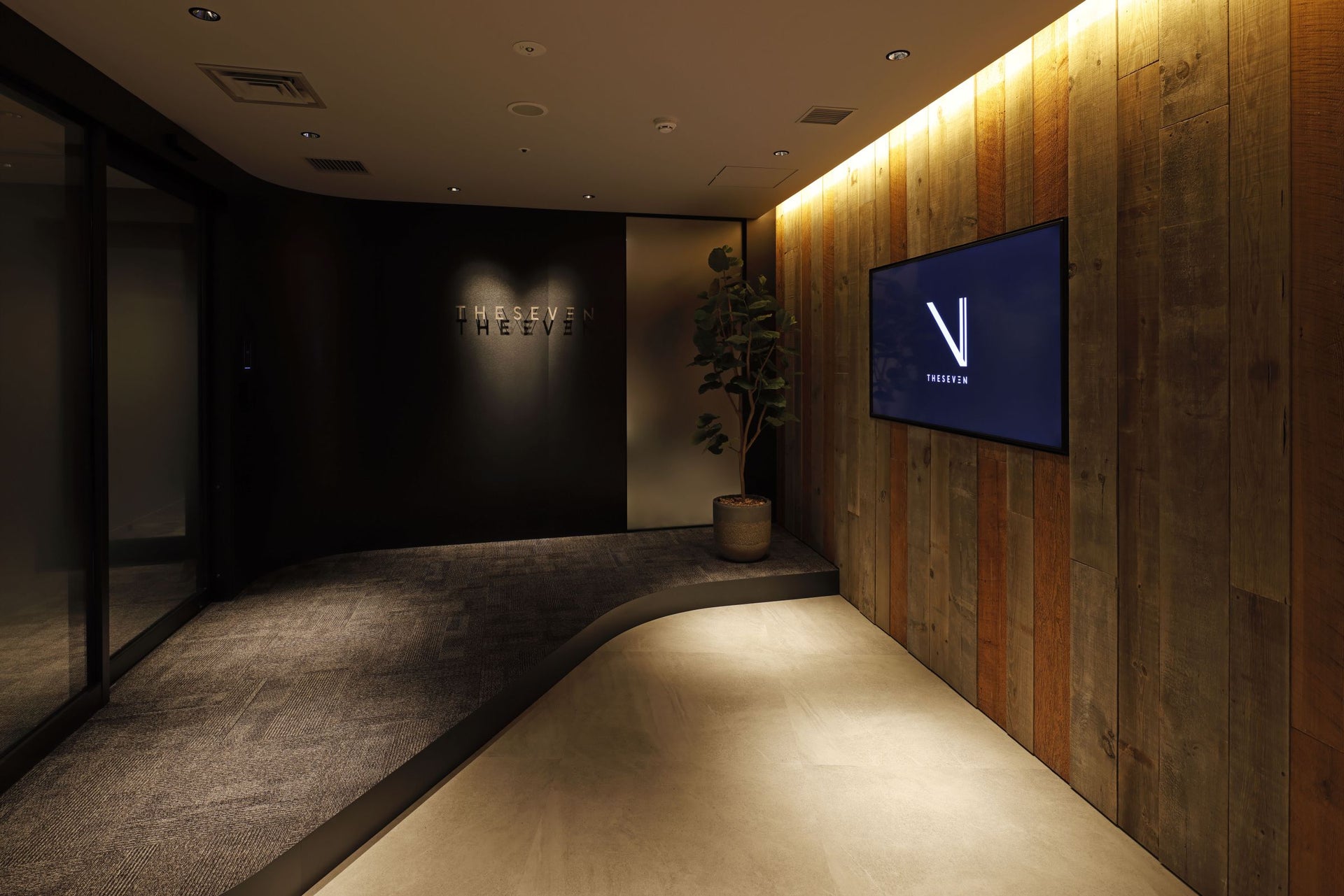 株式会社THE SEVEN B1Fオフィス4